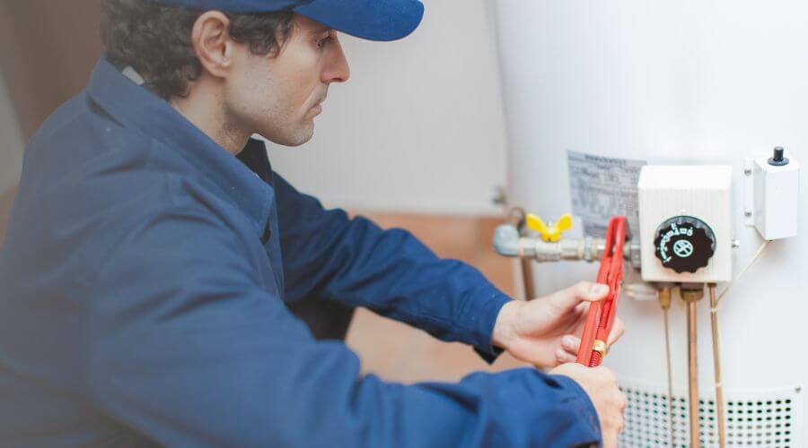 Professional water heater repair in Farmington, IA